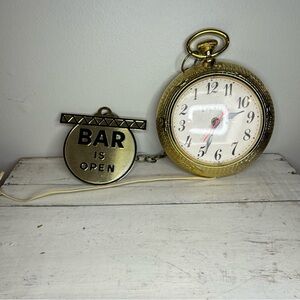 VTG Spartus Corp. Bar Is Open/Closed Backwards Wall Clock Tested Working
